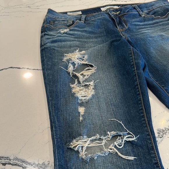 Torrid Plus Skinny Distressed Cuffed Jeans sz.14 - Picture 4 of 9